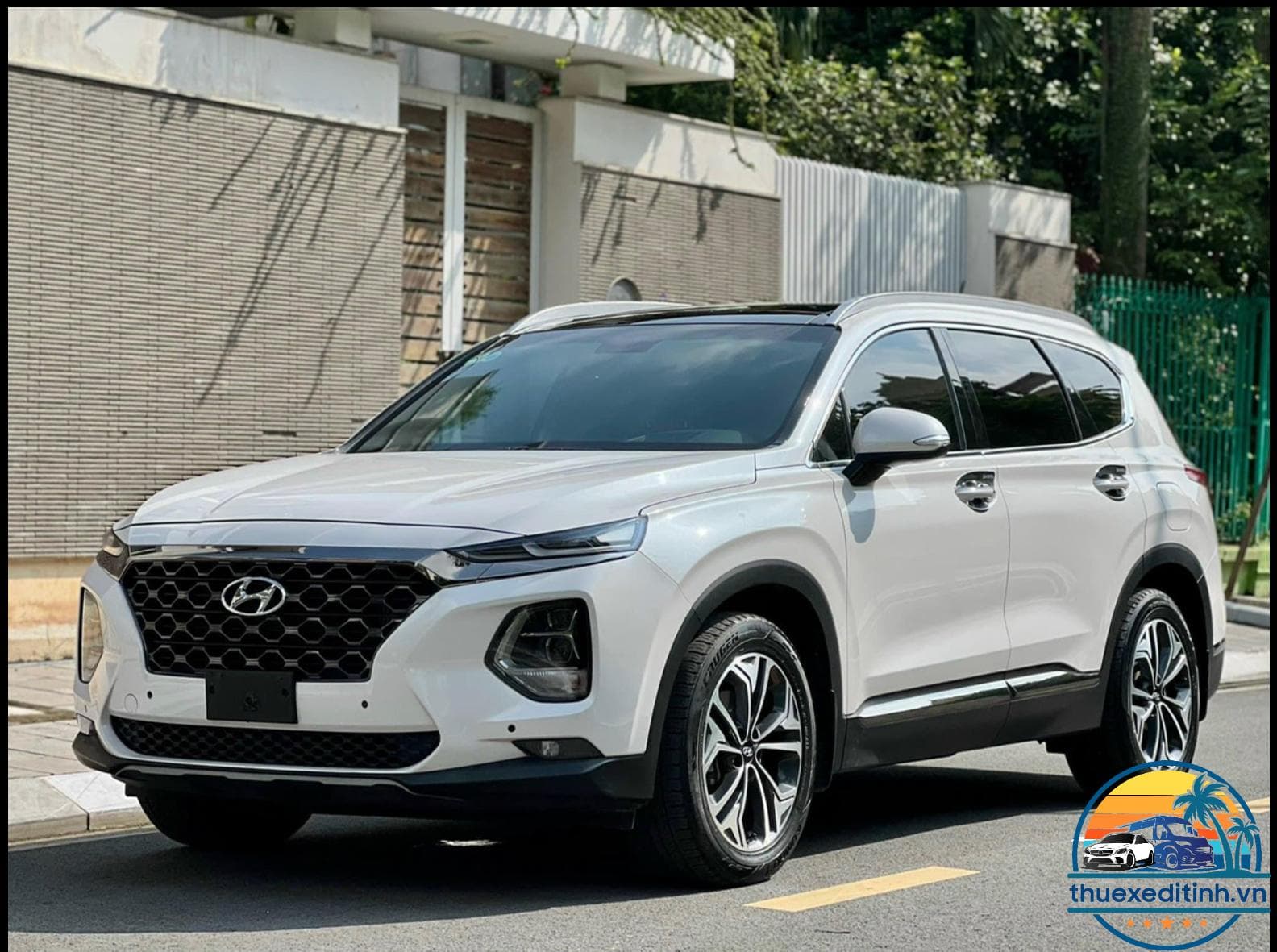 Cho Thuê Xe 7 Chỗ Có Tài Xế Tại Quận 2 TPHCM